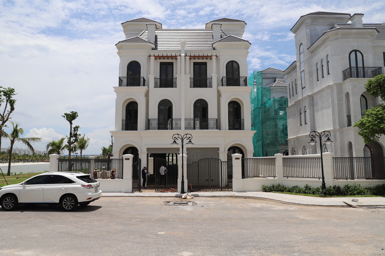 chuyển nhượng biệt thự song lập Ngọc Trai Vinhomes Gia Lâm