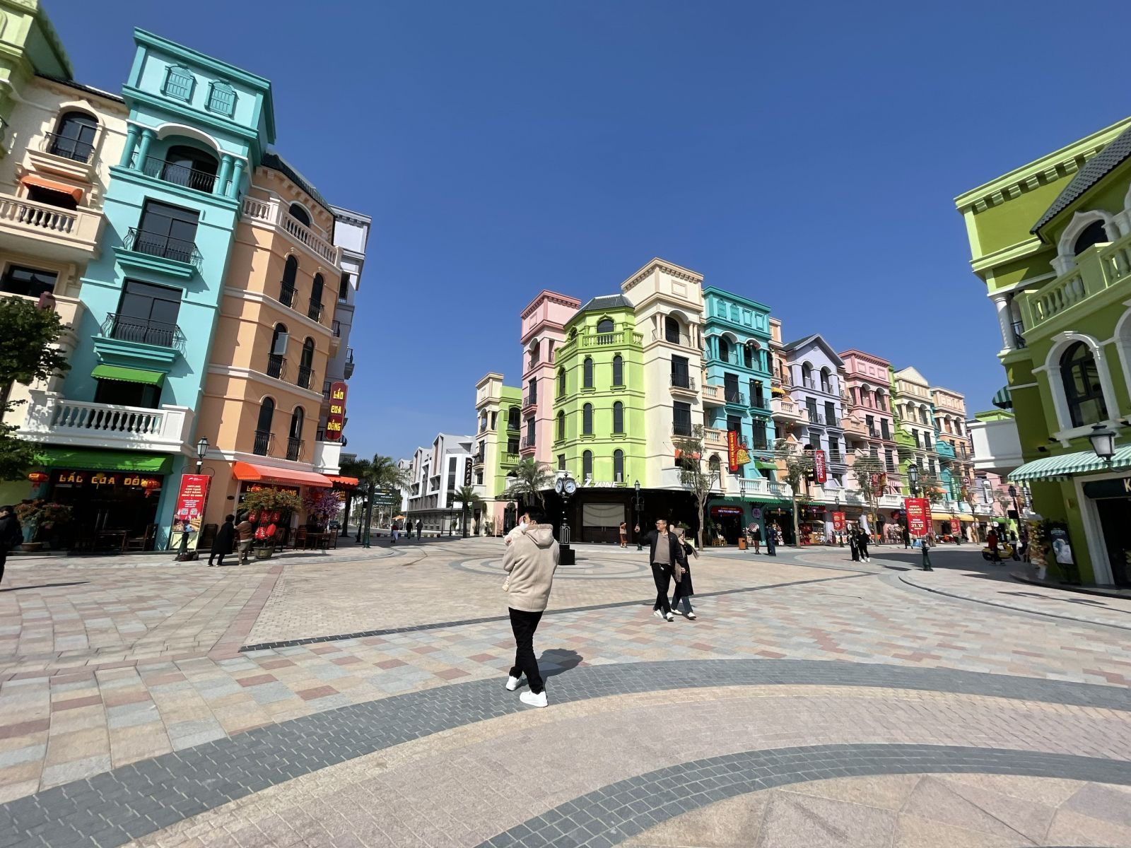 Shop quảng trường Venice