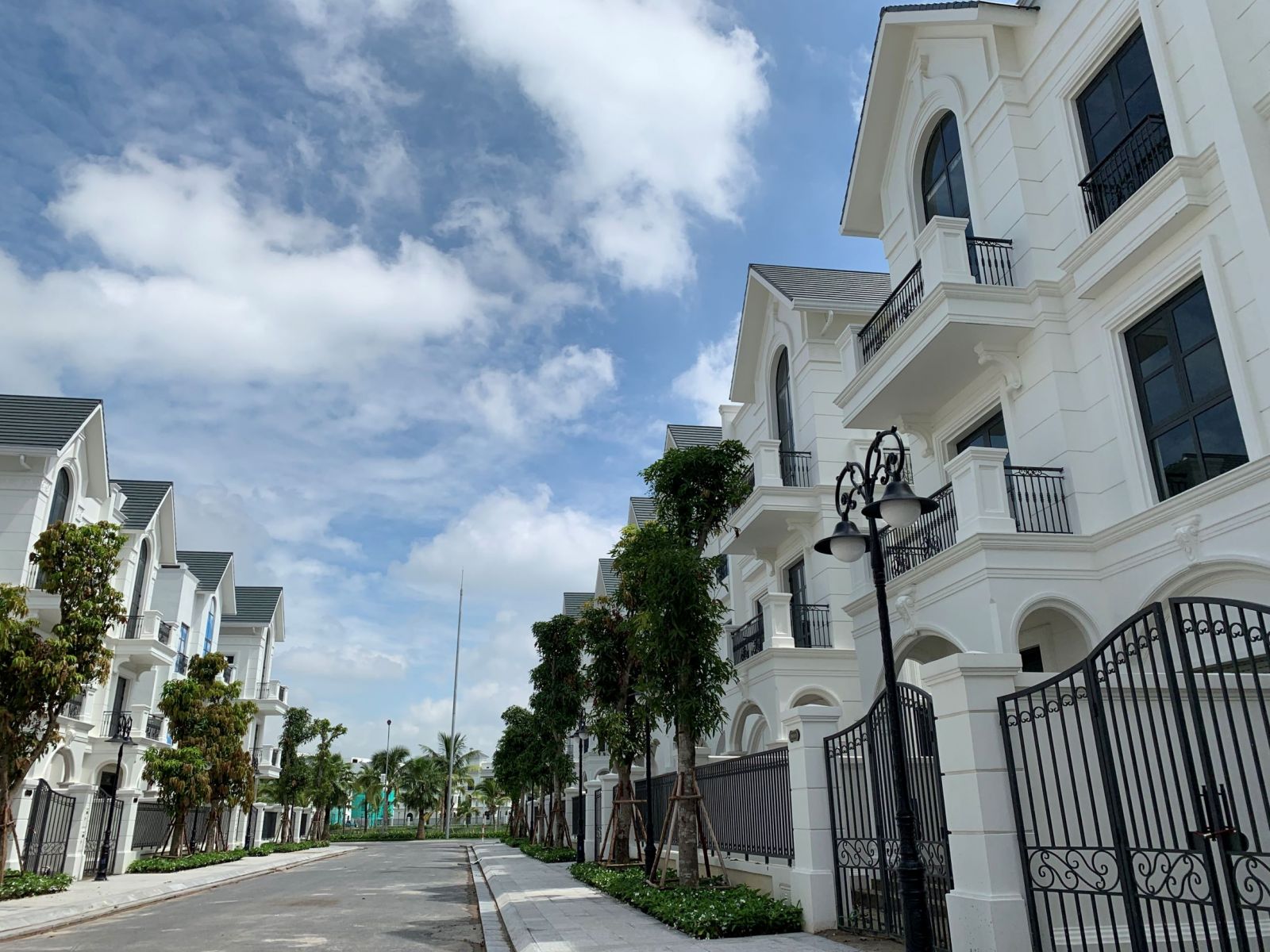 cho thuê biệt thự song lập sao biển vinhomes ocean park gia lâm