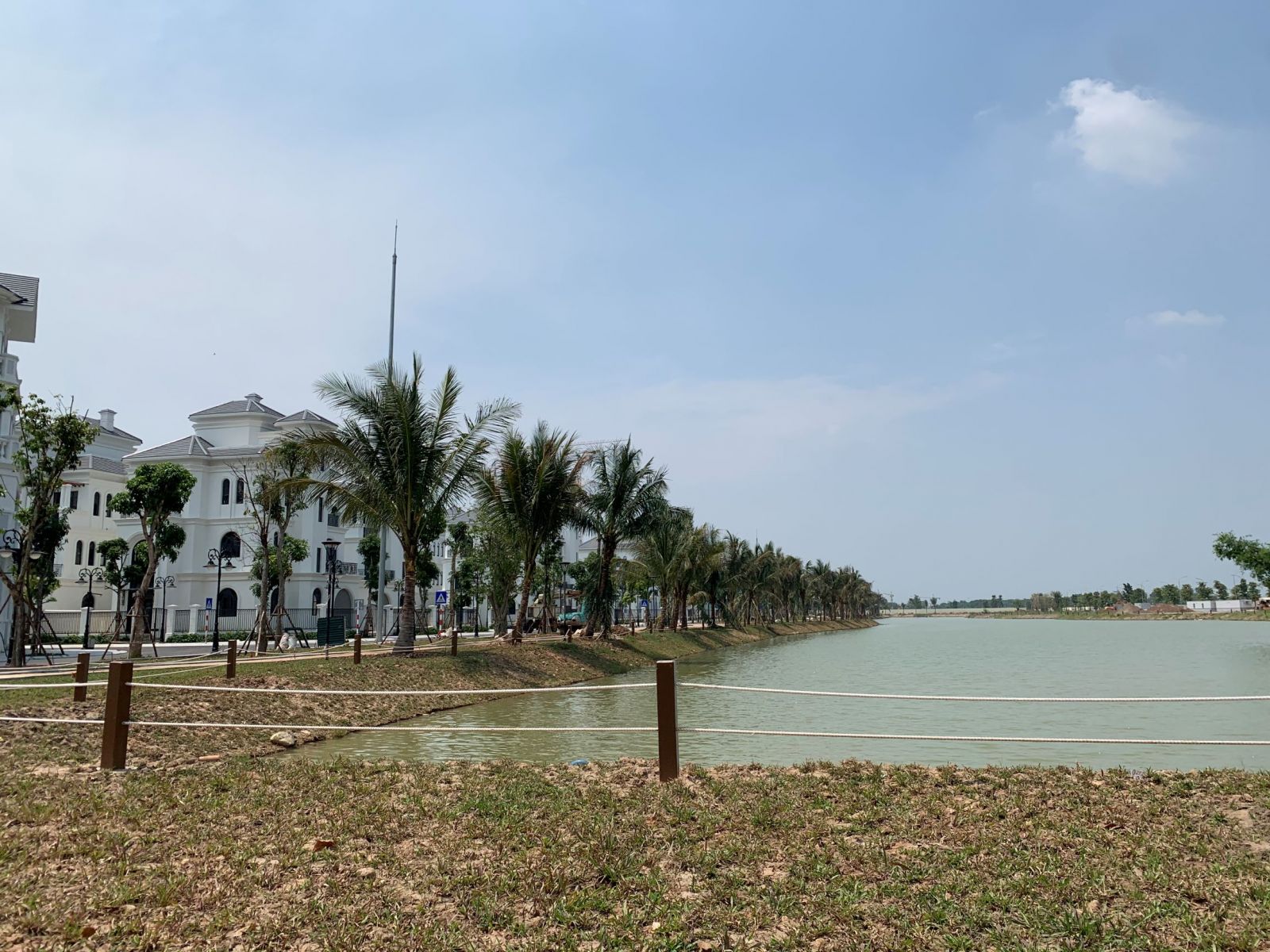 Biệt thự đơn lập góc Ngọc Trai mặt sông Vinhomes Ocean Park Gia Lâm
